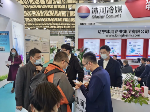 互留聯(lián)系方式，以備會后深入了解